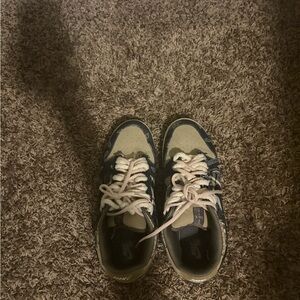 Nike Low-Top Sneakers in Olive and Navy with Cream Laces